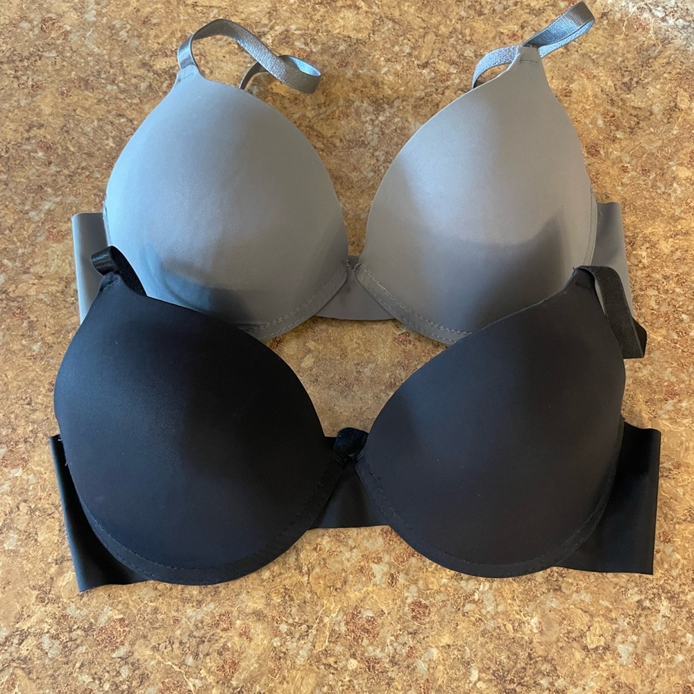 Bundle of 2 bra’s 34C